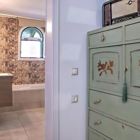 Casa Andriana בית נופש *